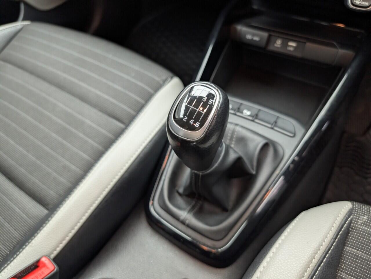 Used Kia Stonic 2018 for sale - 77538002: Photo 17