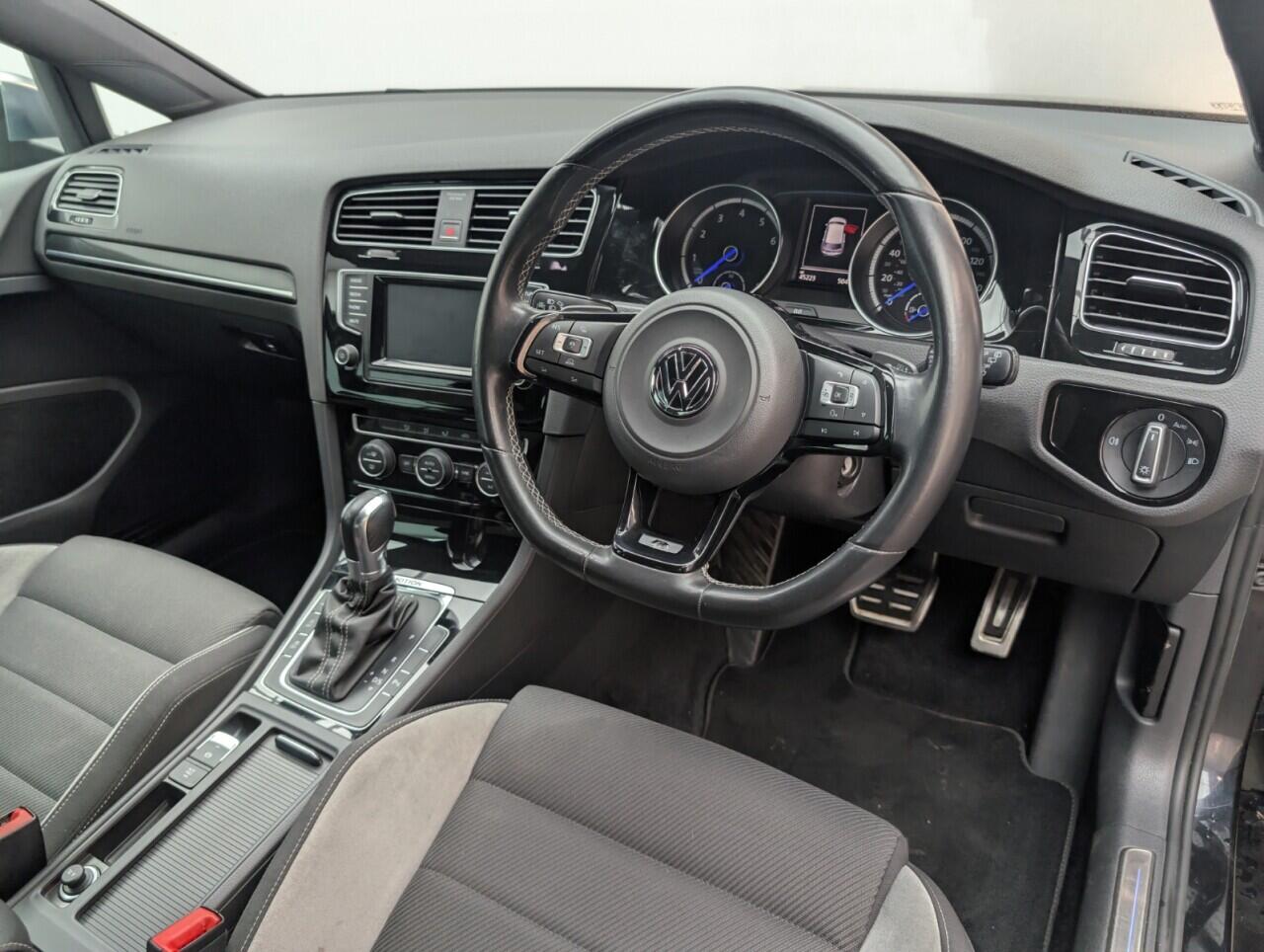 Used Volkswagen Golf 2015 for sale - 76425096: Photo 11