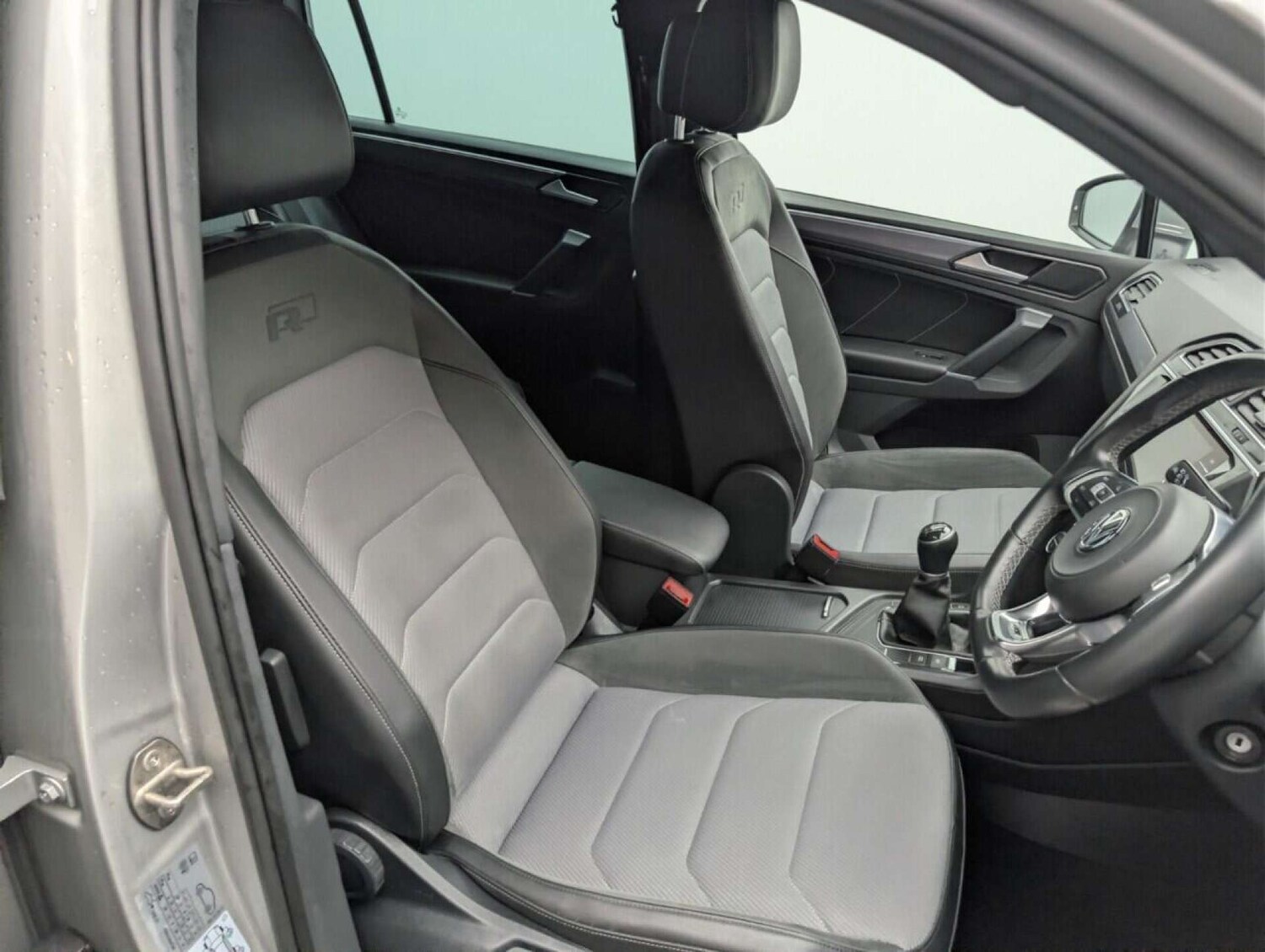 Used Volkswagen Tiguan 2018 for sale - 77714335: Photo 12