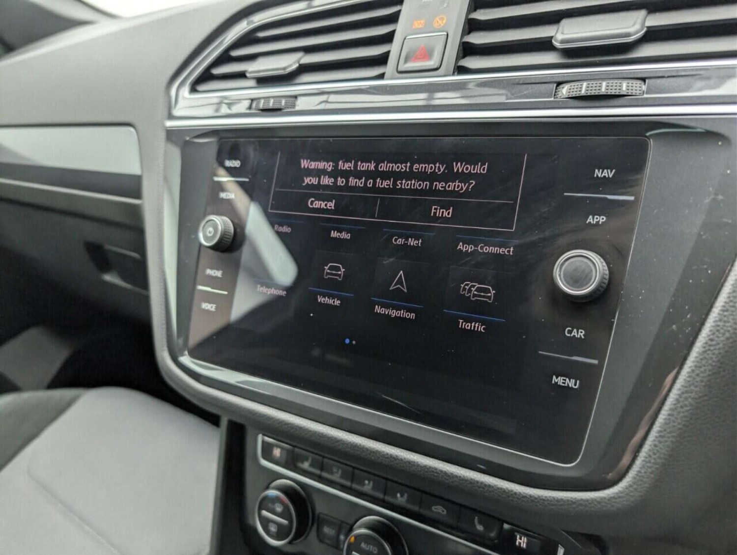 Used Volkswagen Tiguan 2018 for sale - 77714335: Photo 14