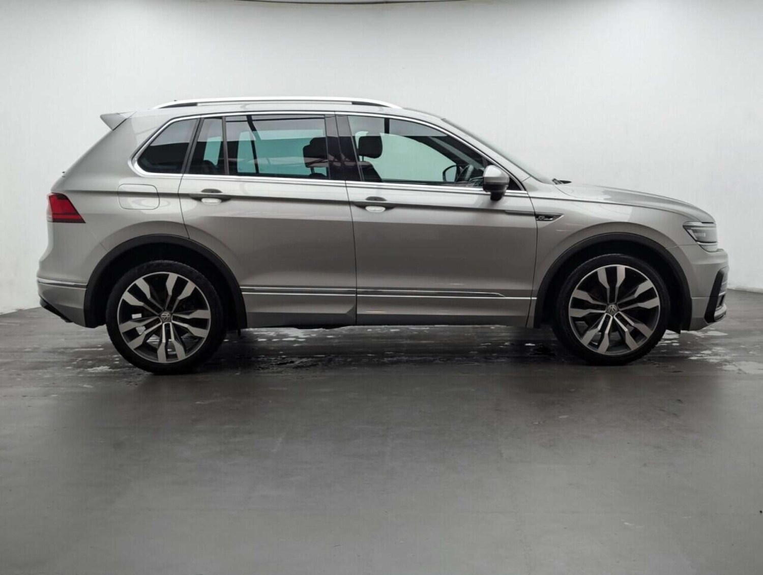 Used Volkswagen Tiguan 2018 for sale - 77714335: Photo 9