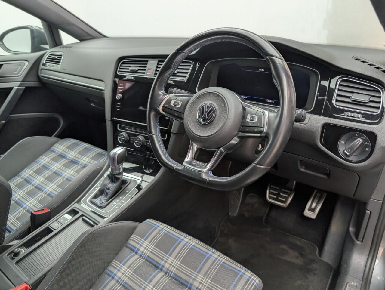 Used Volkswagen Golf 2017 for sale - 76423518: Photo 10