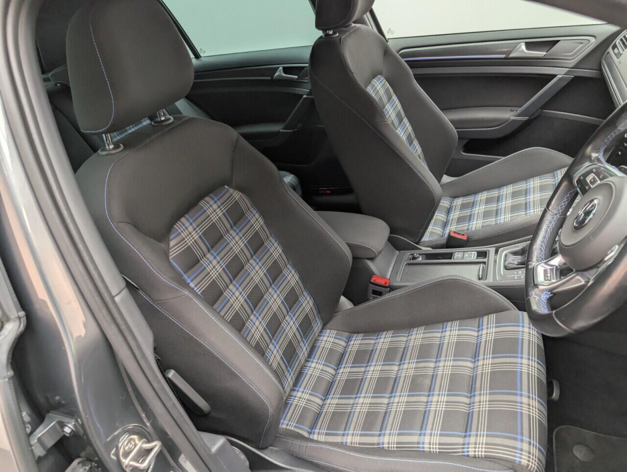 Used Volkswagen Golf 2017 for sale - 76423518: Photo 11