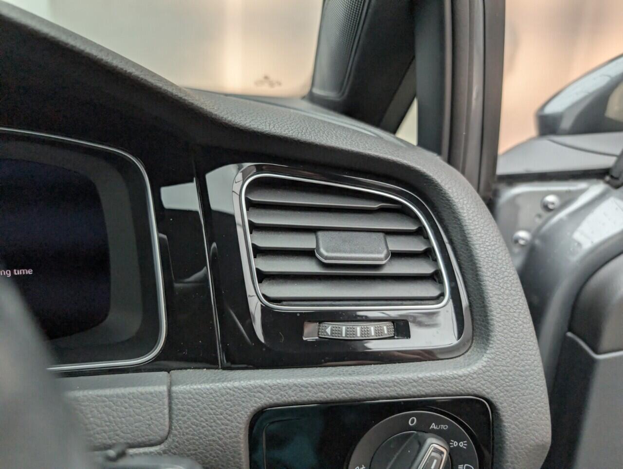 Used Volkswagen Golf 2017 for sale - 76423518: Photo 20