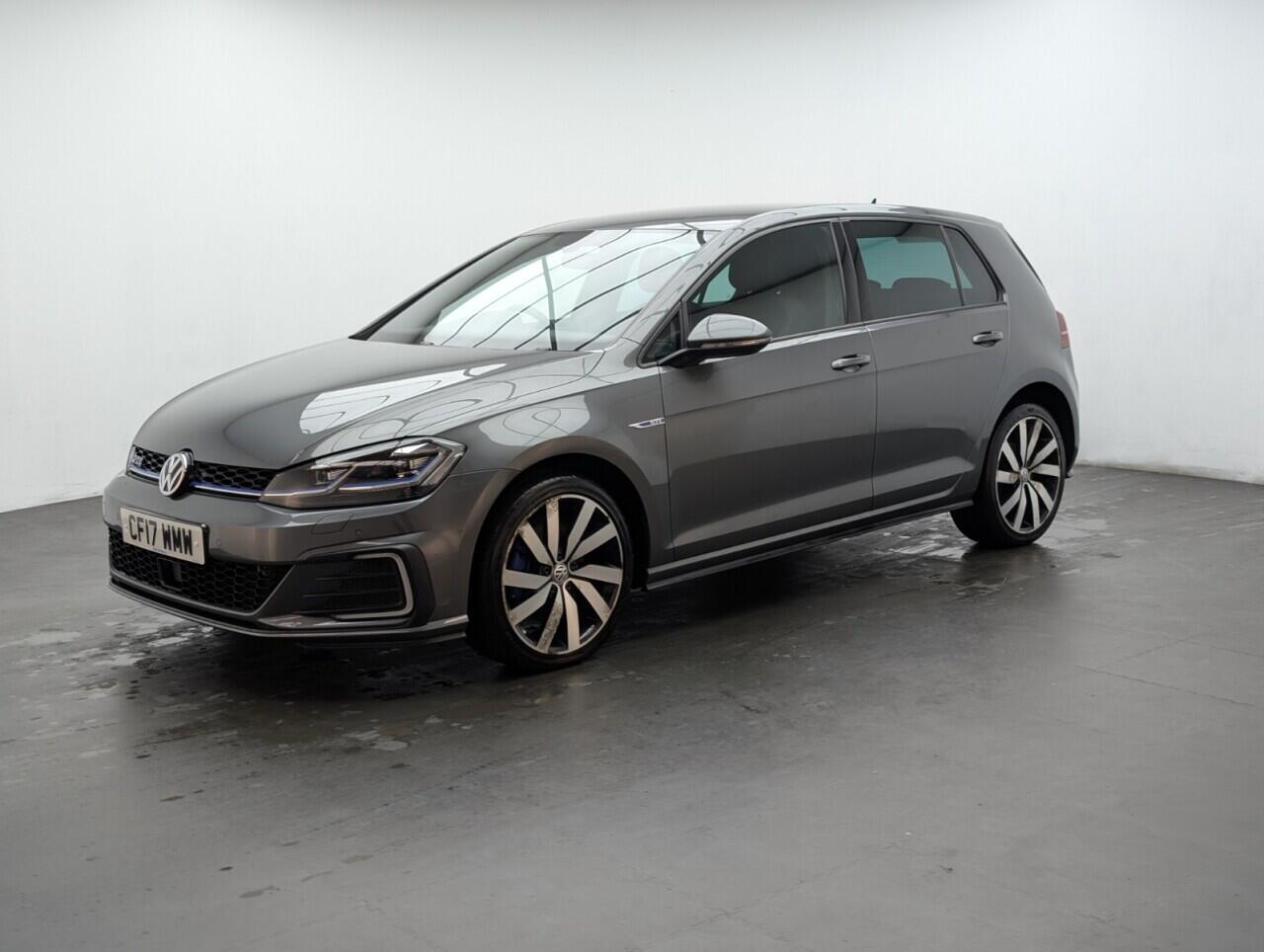 Used Volkswagen Golf 2017 for sale - 76423518: Photo 4