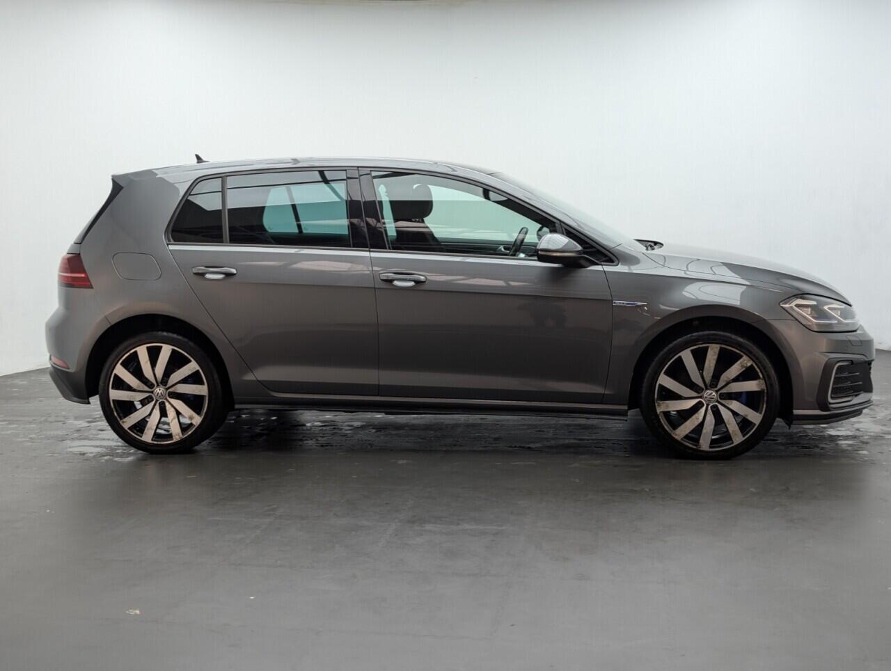 Used Volkswagen Golf 2017 for sale - 76423518: Photo 9