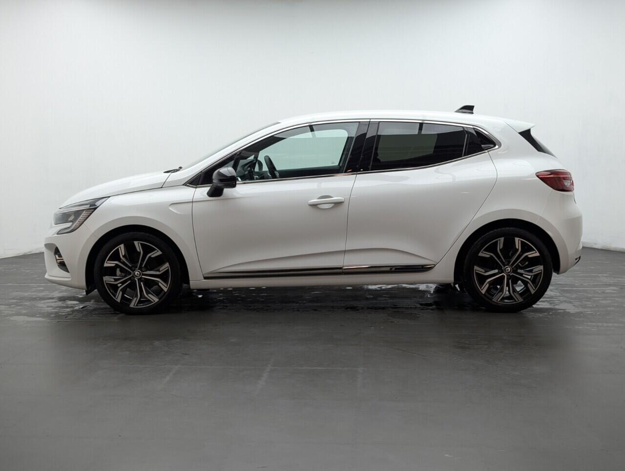 Used Renault Clio 2023 for sale - 77537321: Photo 5