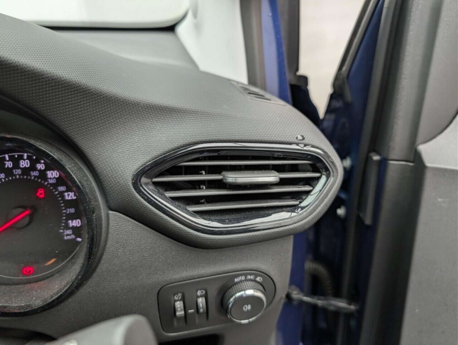 Used Vauxhall Crossland 2023 for sale - 77714501: Photo 18