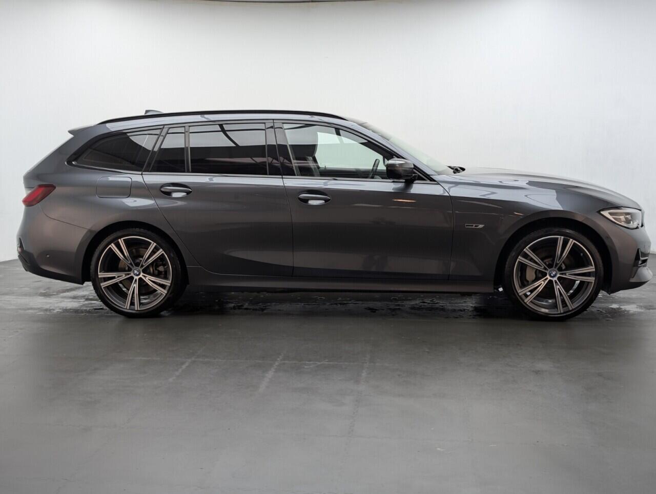 Used BMW 3 Series 2021 for sale - 76802056: Photo 9