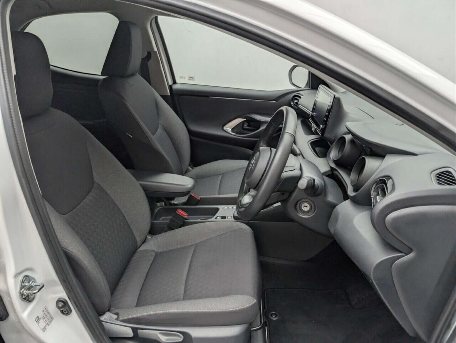 Used Toyota Yaris 2022 for sale - 77713707: Photo 12