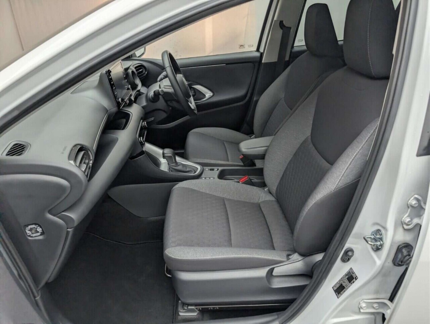 Used Toyota Yaris 2022 for sale - 77713707: Photo 28