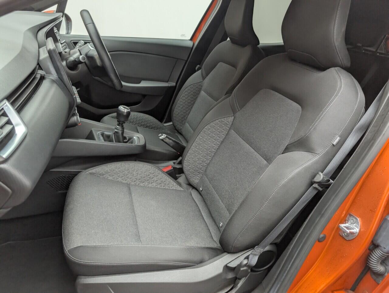 Used Renault Clio 2020 for sale - 76425676: Photo 29