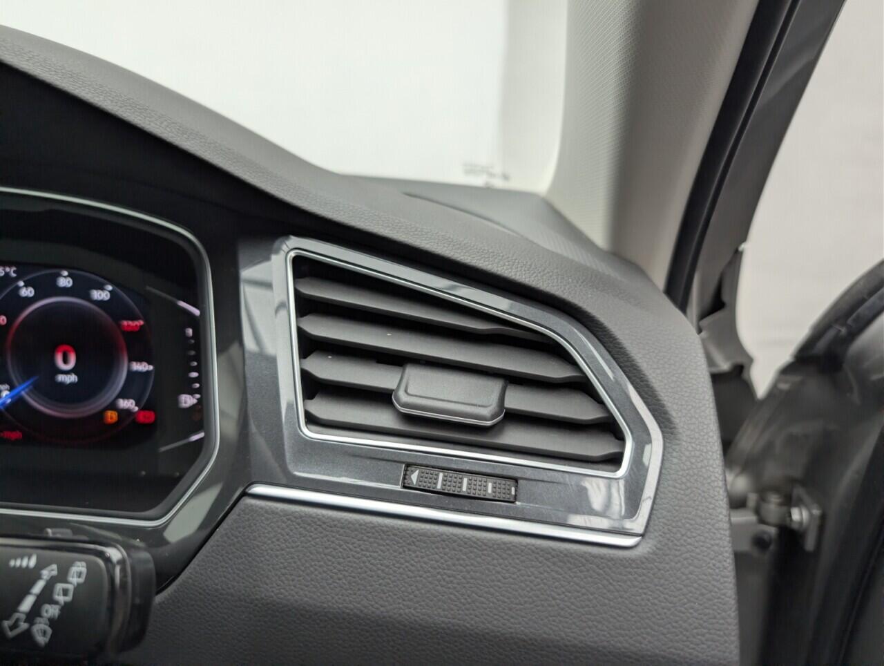 Used Volkswagen Tiguan 2019 for sale - 77143117: Photo 19