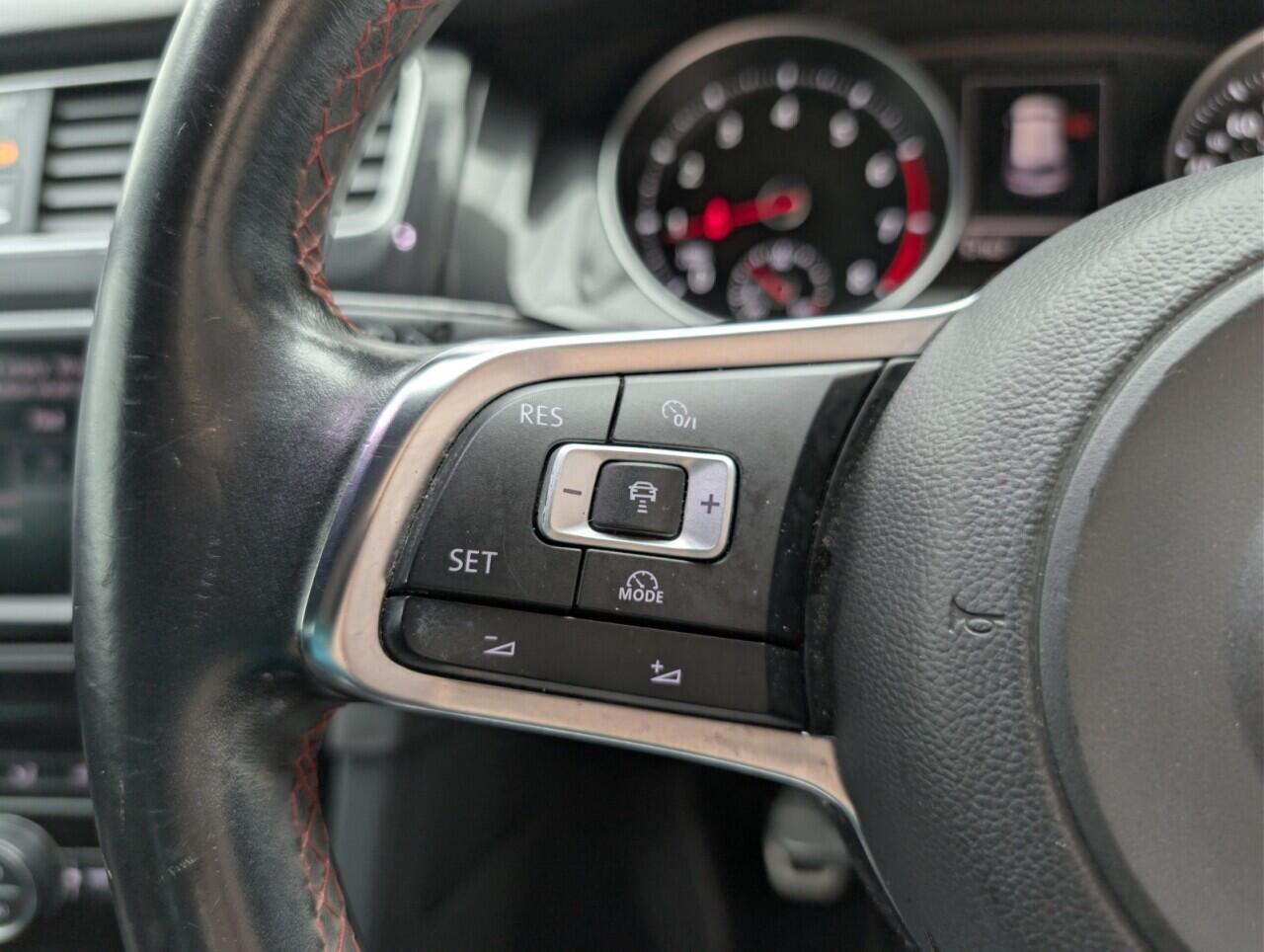 Used Volkswagen Golf 2016 for sale - 76549912: Photo 18