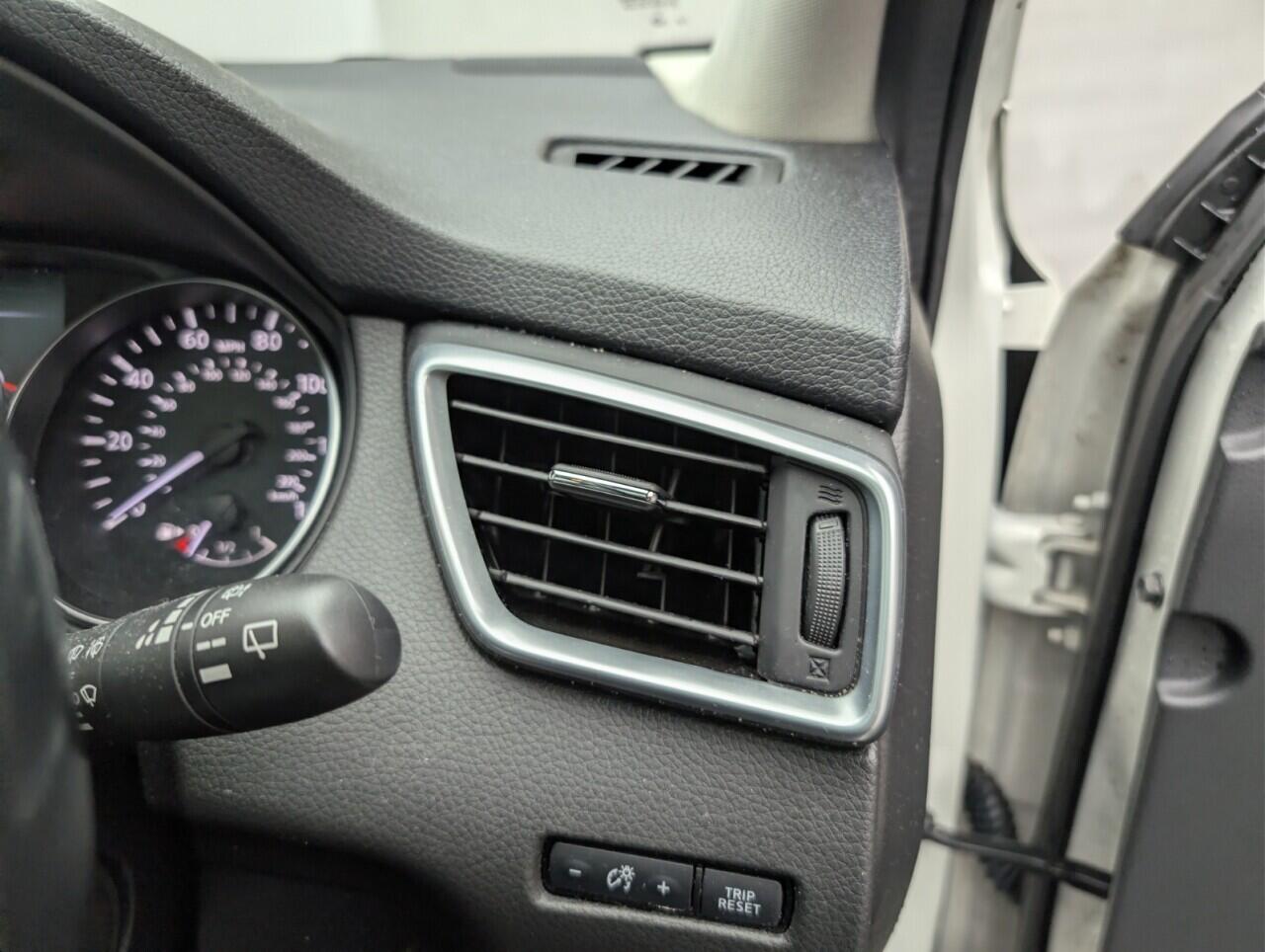 Used Nissan Qashqai 2017 for sale - 77646821: Photo 18