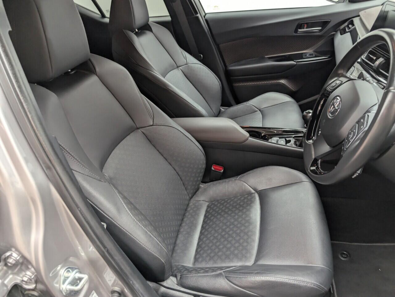 Used Toyota C-HR 2019 for sale - 76424386: Photo 12