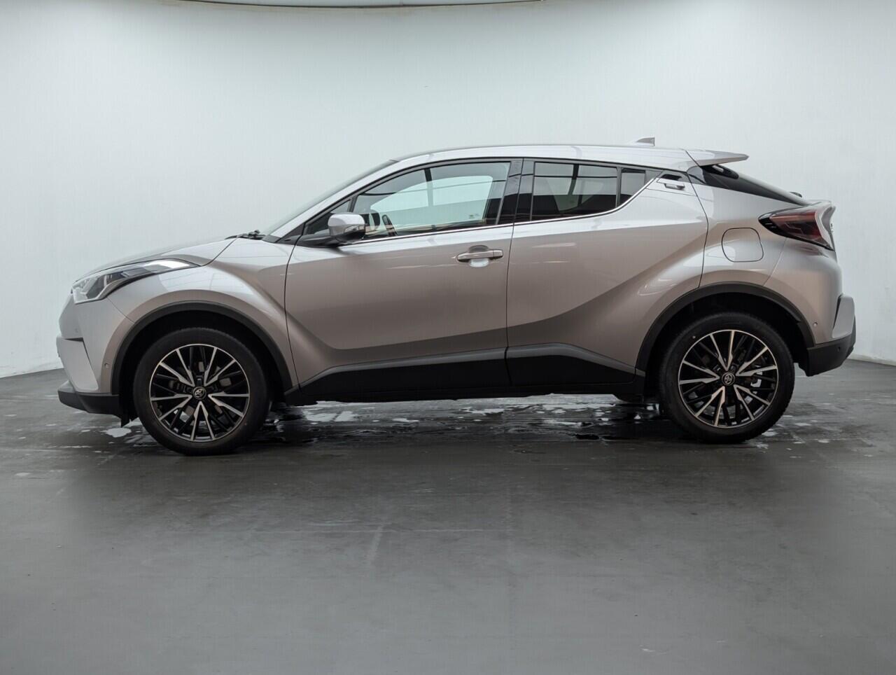 Used Toyota C-HR 2019 for sale - 76424386: Photo 5