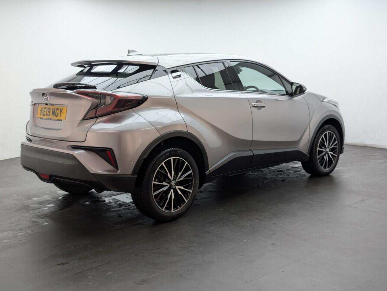 Used Toyota C-HR 2019 for sale - 76424386: Photo 8