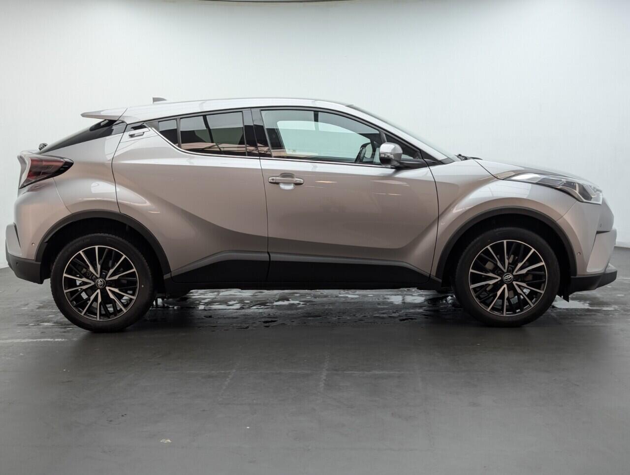 Used Toyota C-HR 2019 for sale - 76424386: Photo 9