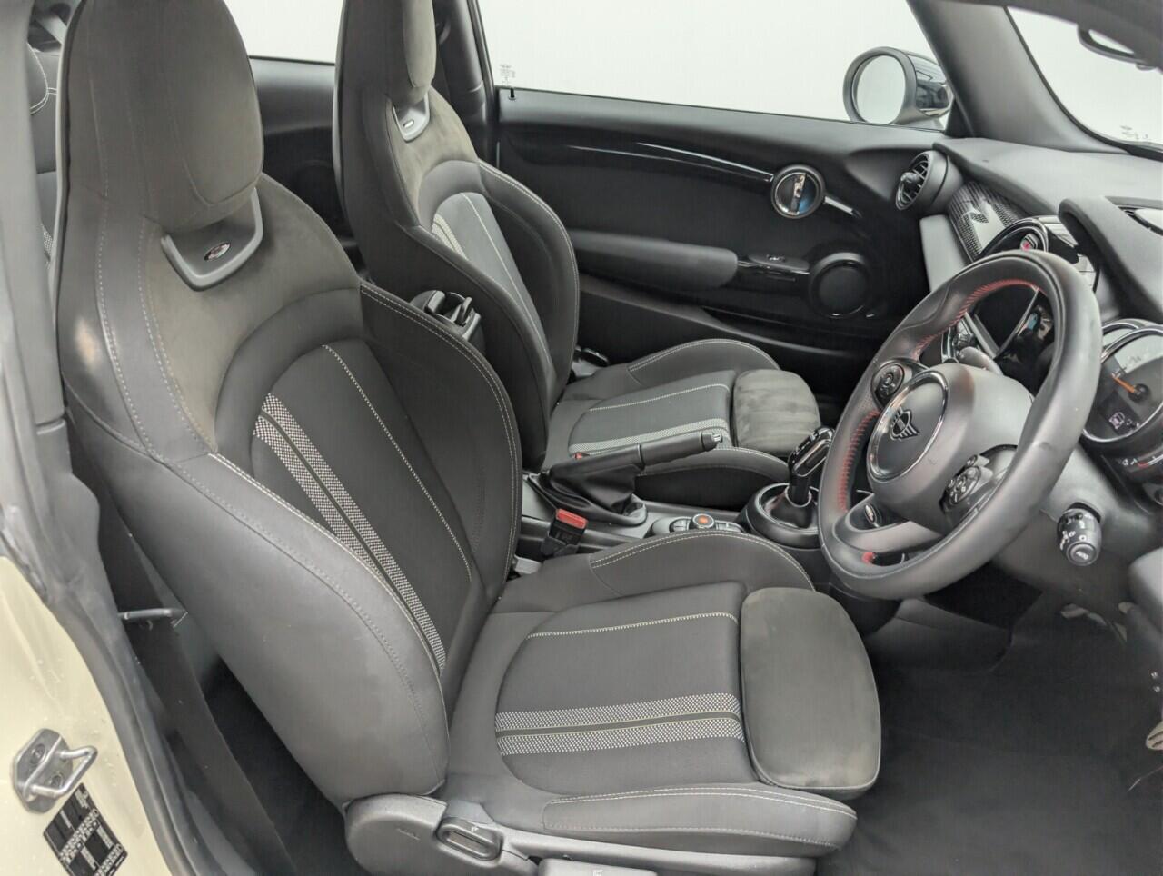 Used MINI Hatch 2020 for sale - 76512212: Photo 12