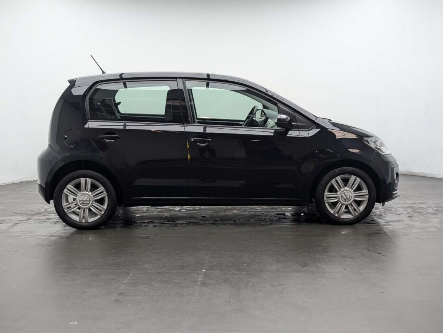 Used Volkswagen up! 2018 for sale - 77713076: Photo 9