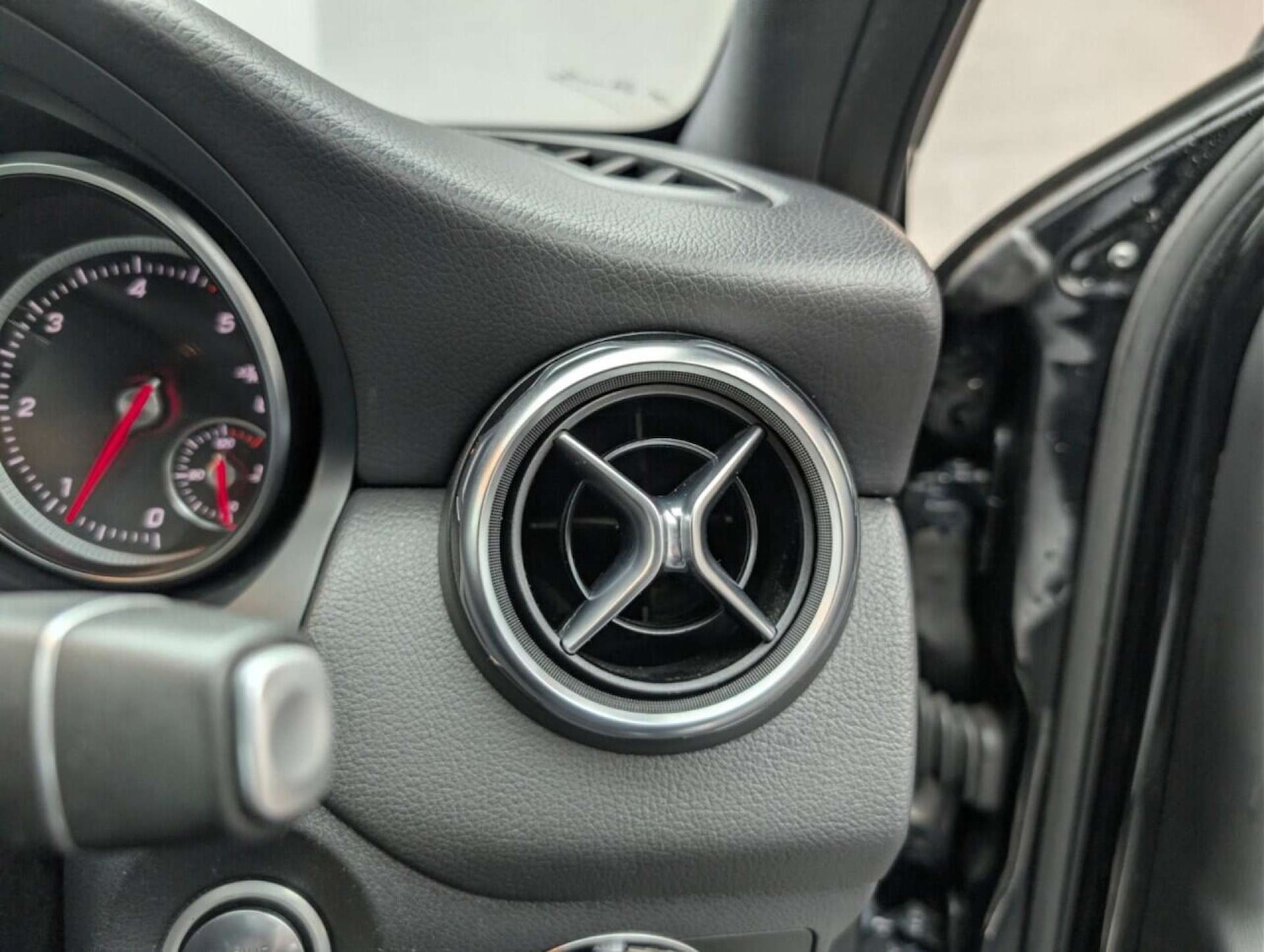 Used Mercedes-Benz GLA 2018 for sale - 77714356: Photo 18