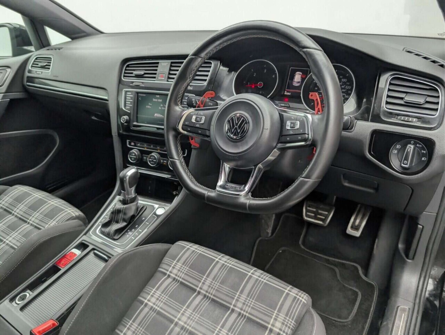 Used Volkswagen Golf 2016 for sale - 77714386: Photo 11