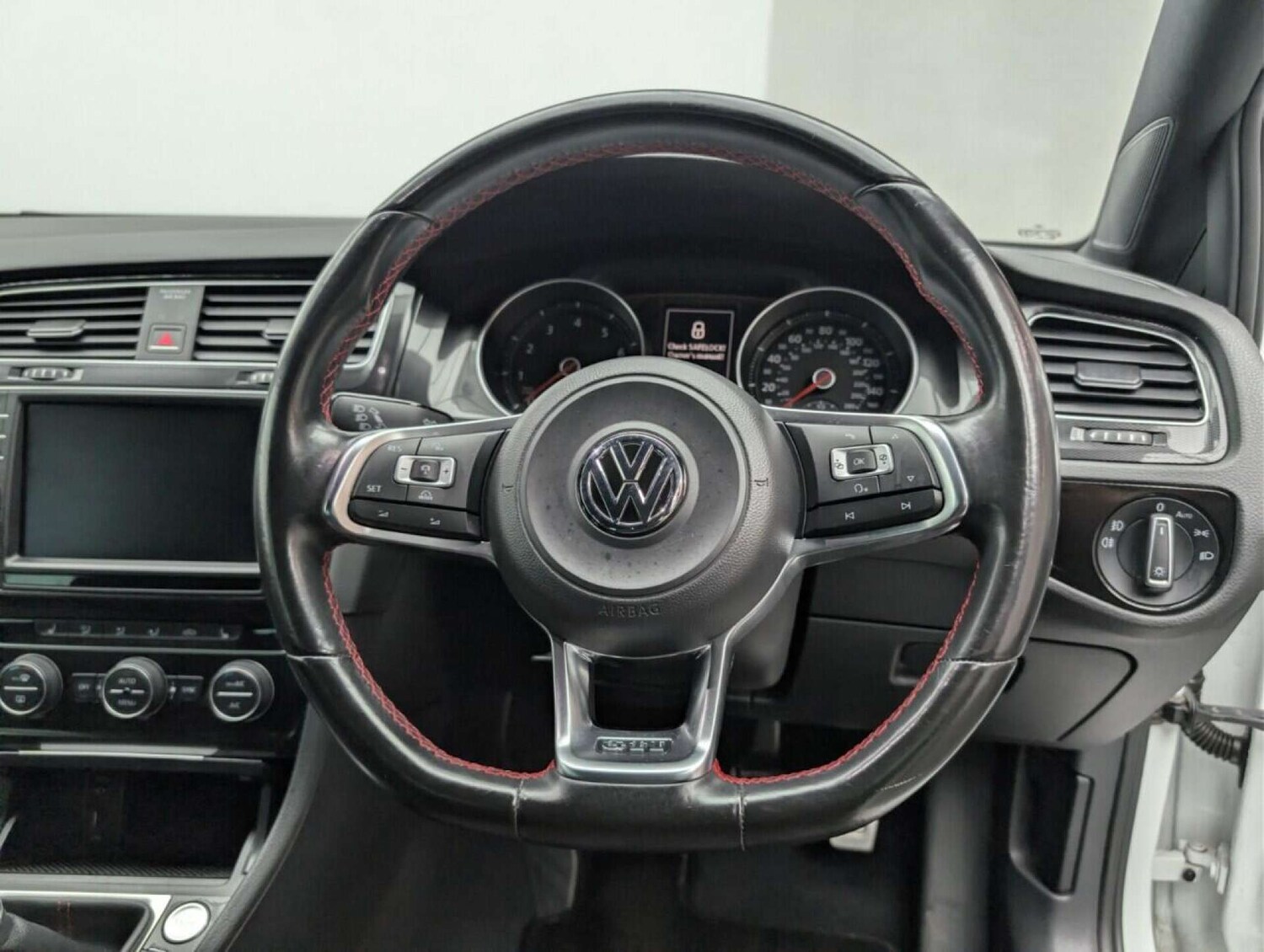 Used Volkswagen Golf 2016 for sale - 77713285: Photo 20