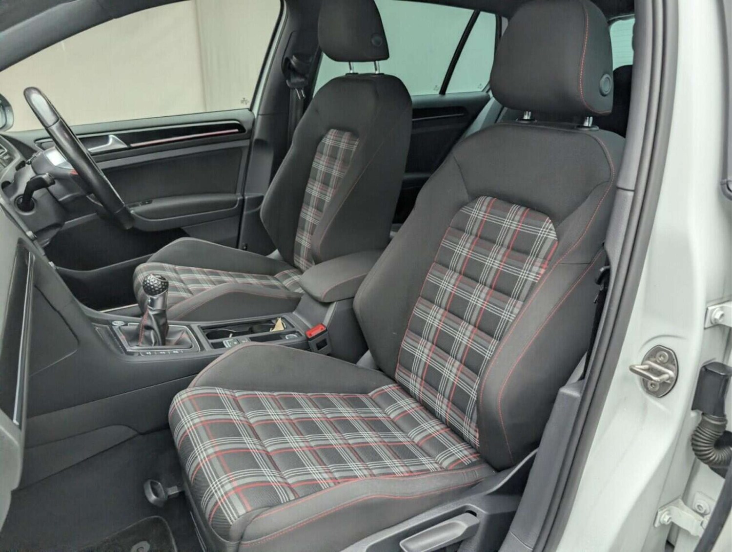 Used Volkswagen Golf 2016 for sale - 77713285: Photo 25