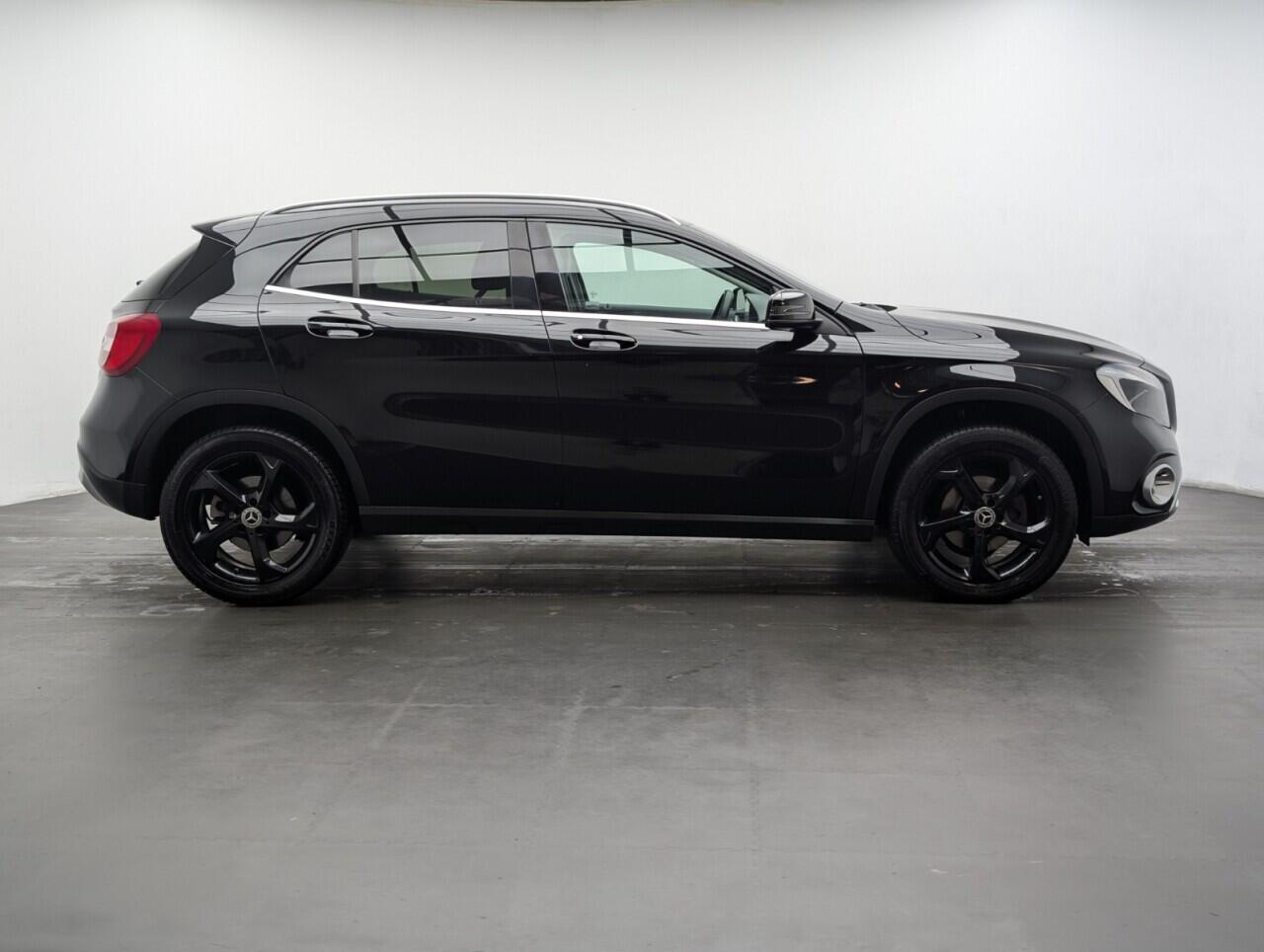 Used Mercedes-Benz GLA 2017 for sale - 77040582: Photo 9
