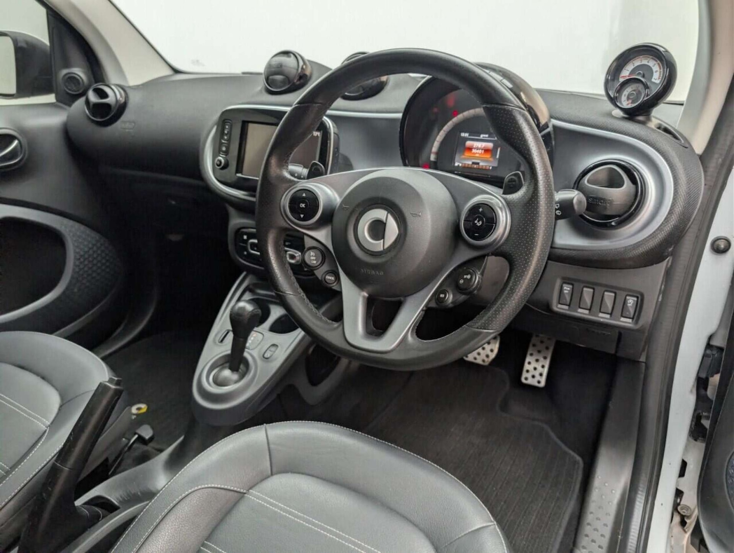 Used smart fortwo 2017 for sale - 77713054: Photo 11