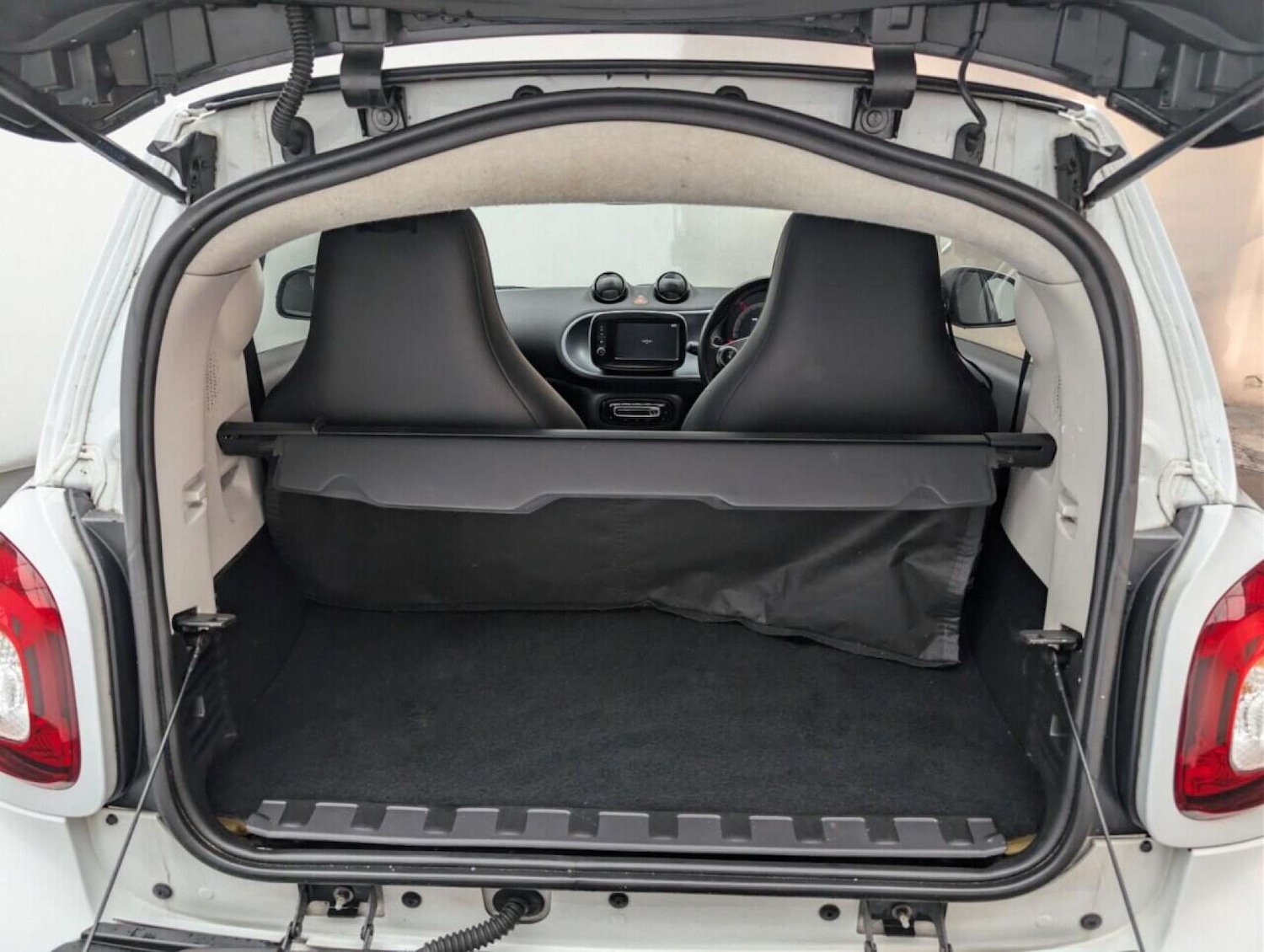 Used smart fortwo 2017 for sale - 77713054: Photo 23