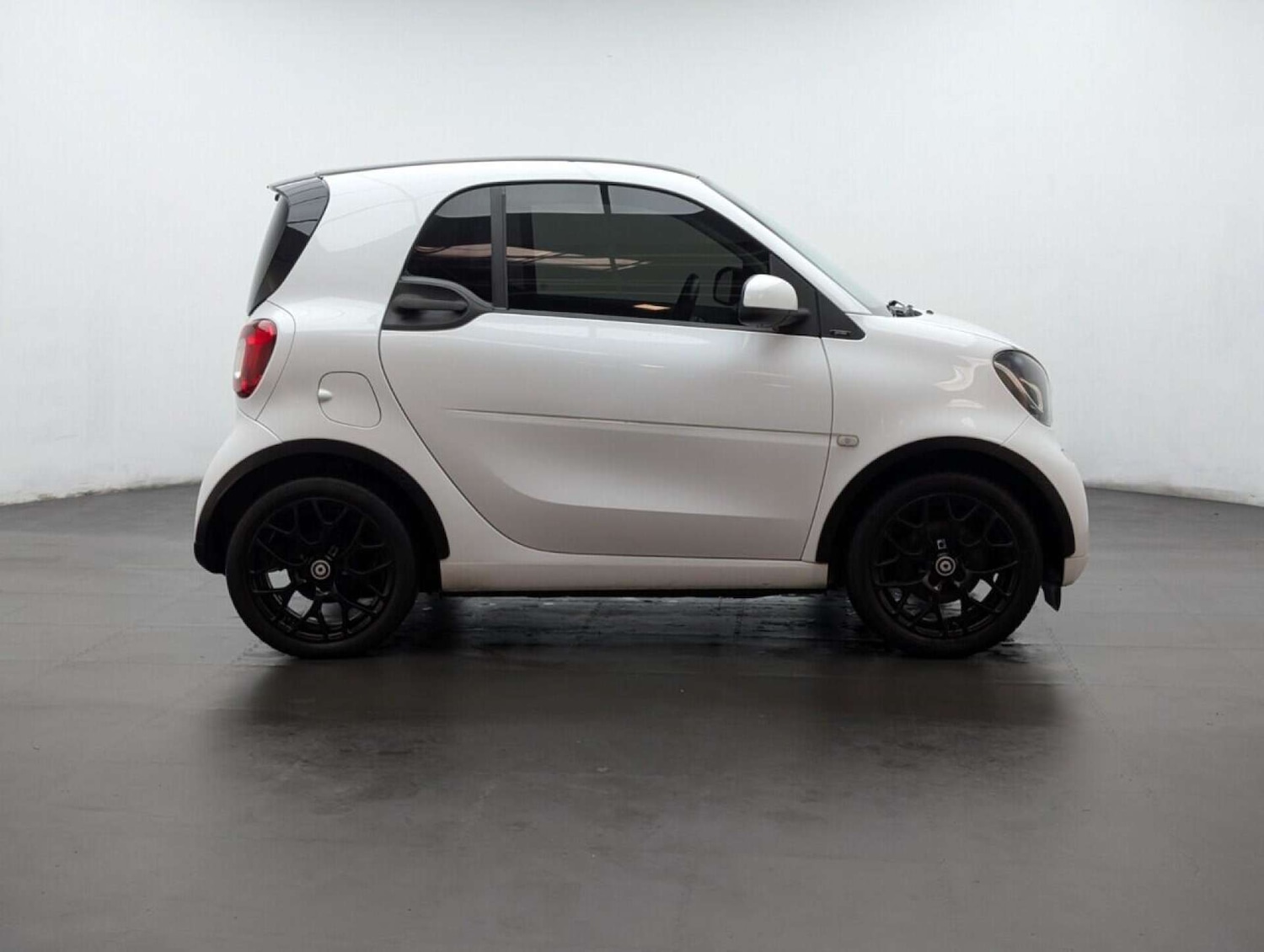 Used smart fortwo 2017 for sale - 77713054: Photo 9