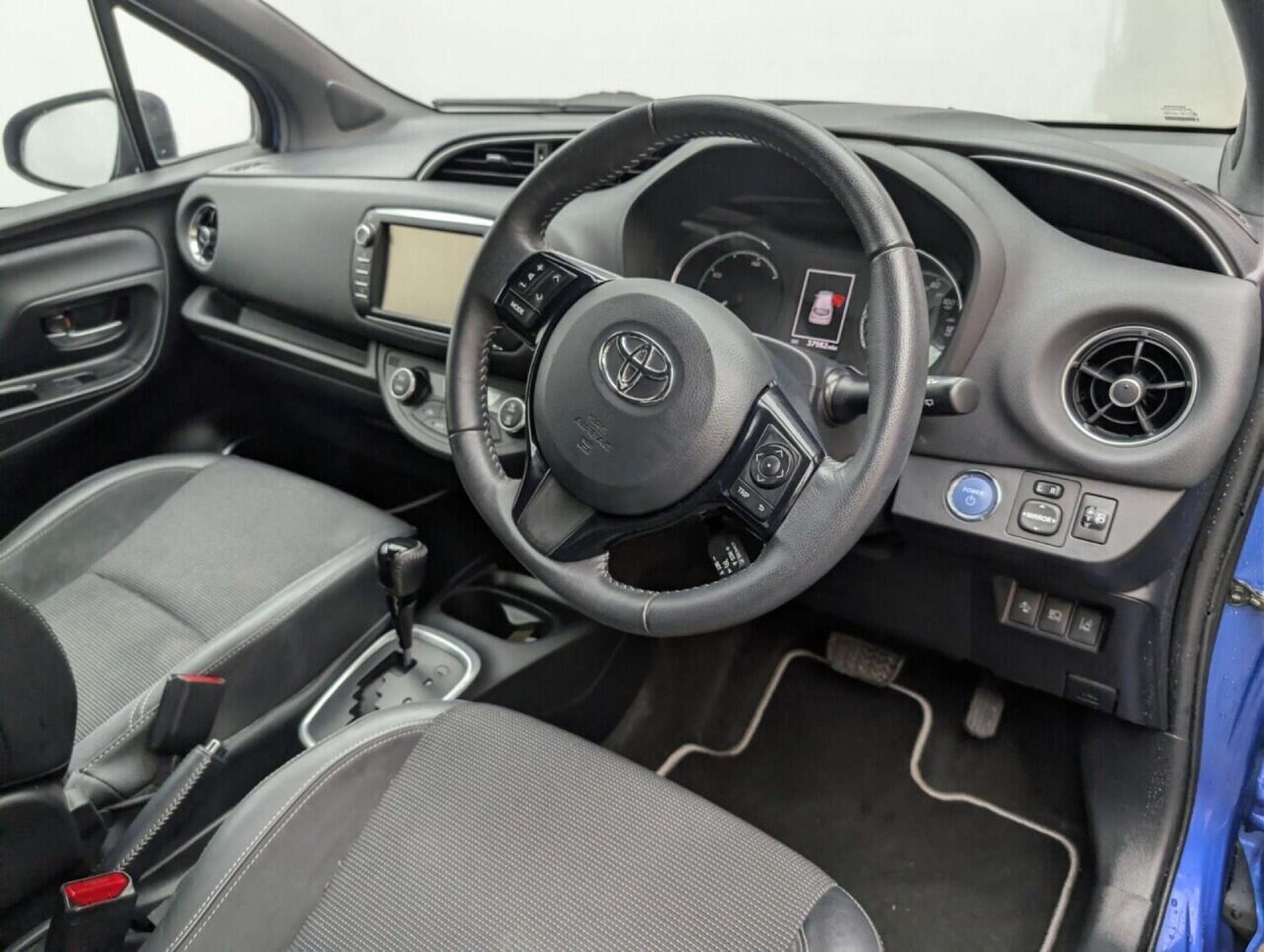 Used Toyota Yaris 2017 for sale - 77713462: Photo 11