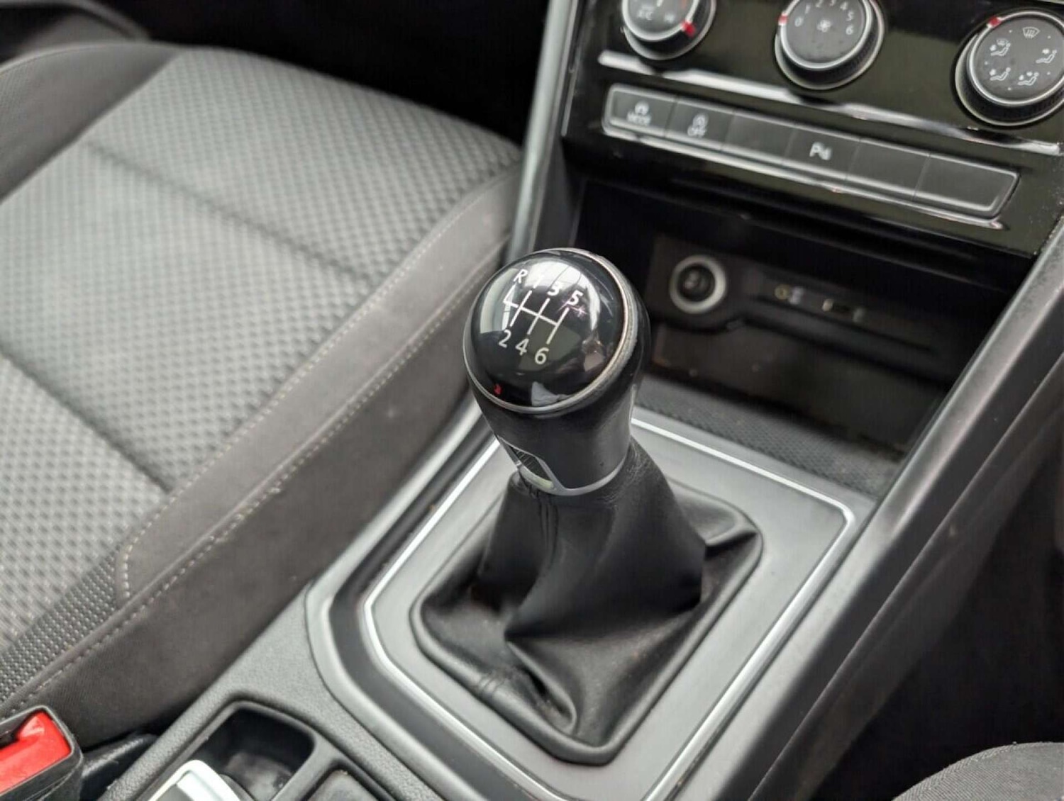 Used Volkswagen Touran 2018 for sale - 77714349: Photo 16