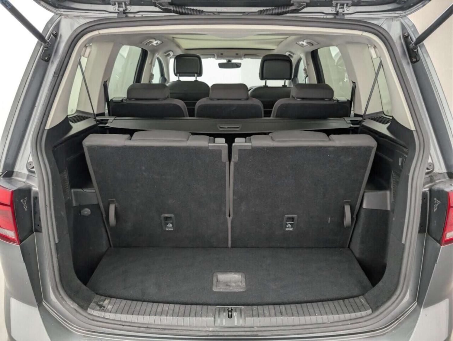 Used Volkswagen Touran 2018 for sale - 77714349: Photo 23