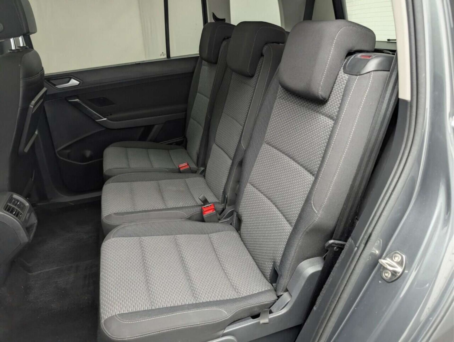 Used Volkswagen Touran 2018 for sale - 77714349: Photo 24