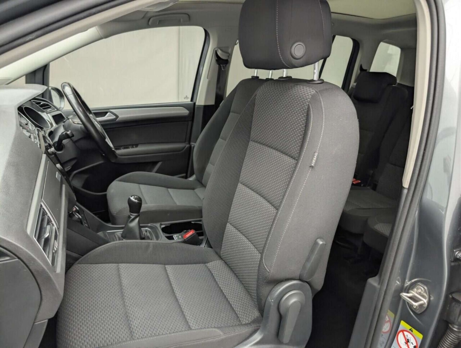 Used Volkswagen Touran 2018 for sale - 77714349: Photo 25