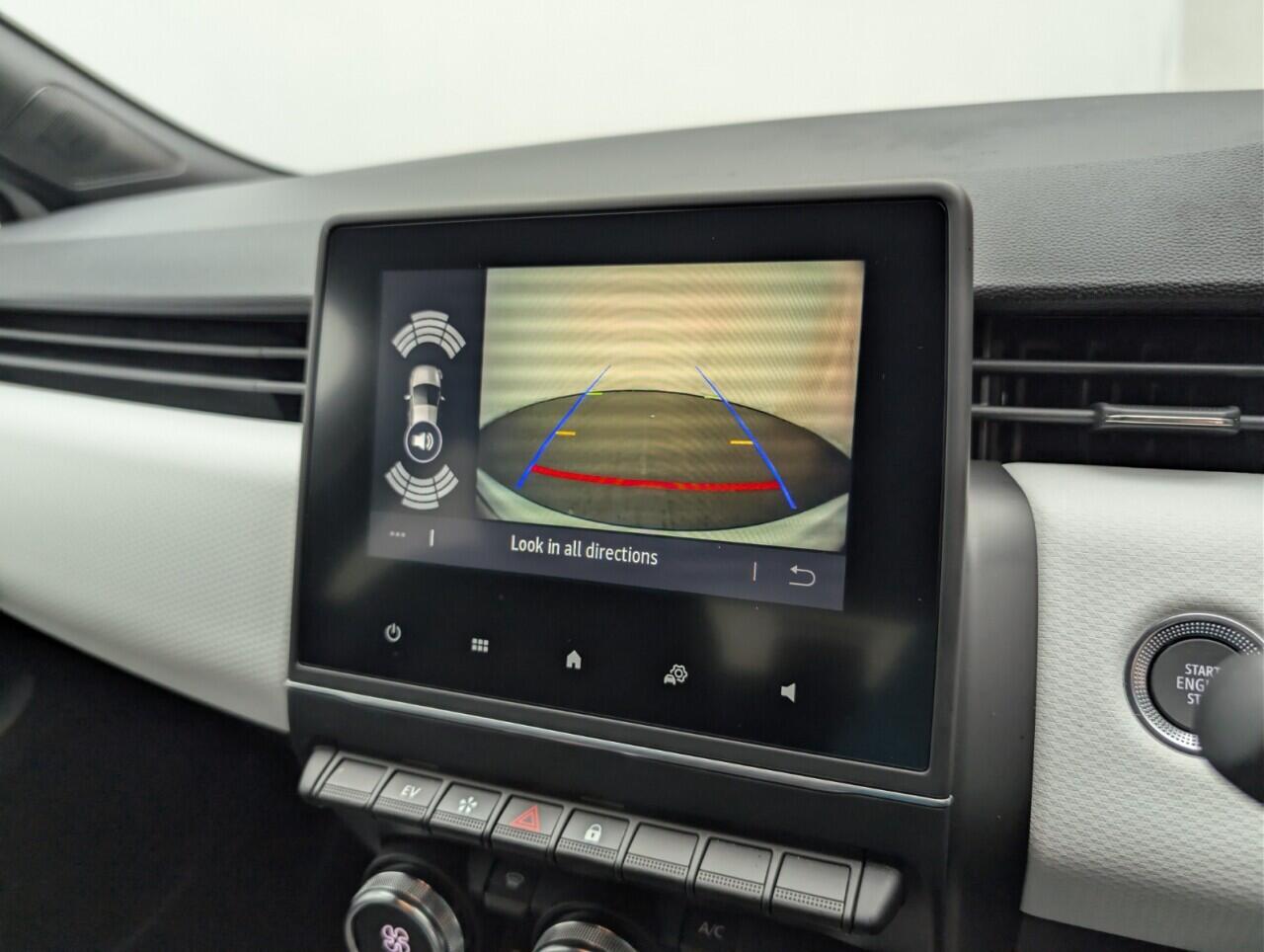 Used Renault Clio 2023 for sale - 76472395: Photo 15