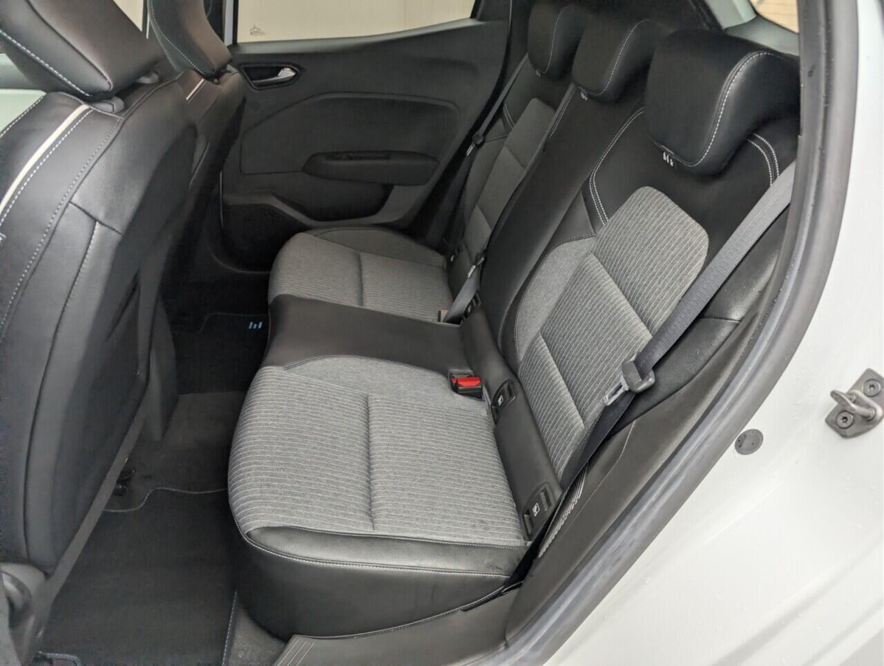 Used Renault Clio 2023 for sale - 76472395: Photo 27