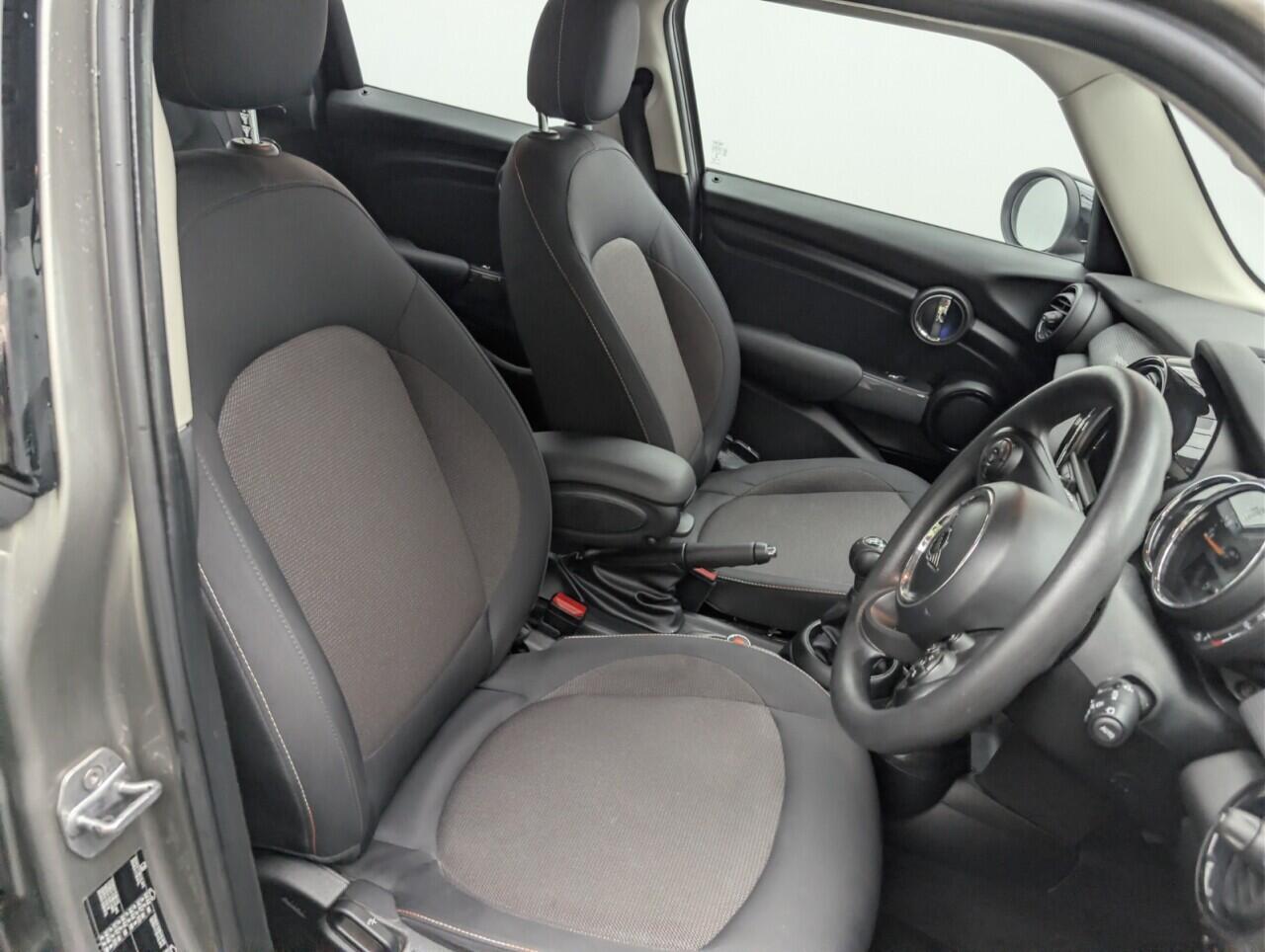 Used MINI Hatch 2020 for sale - 77456333: Photo 11