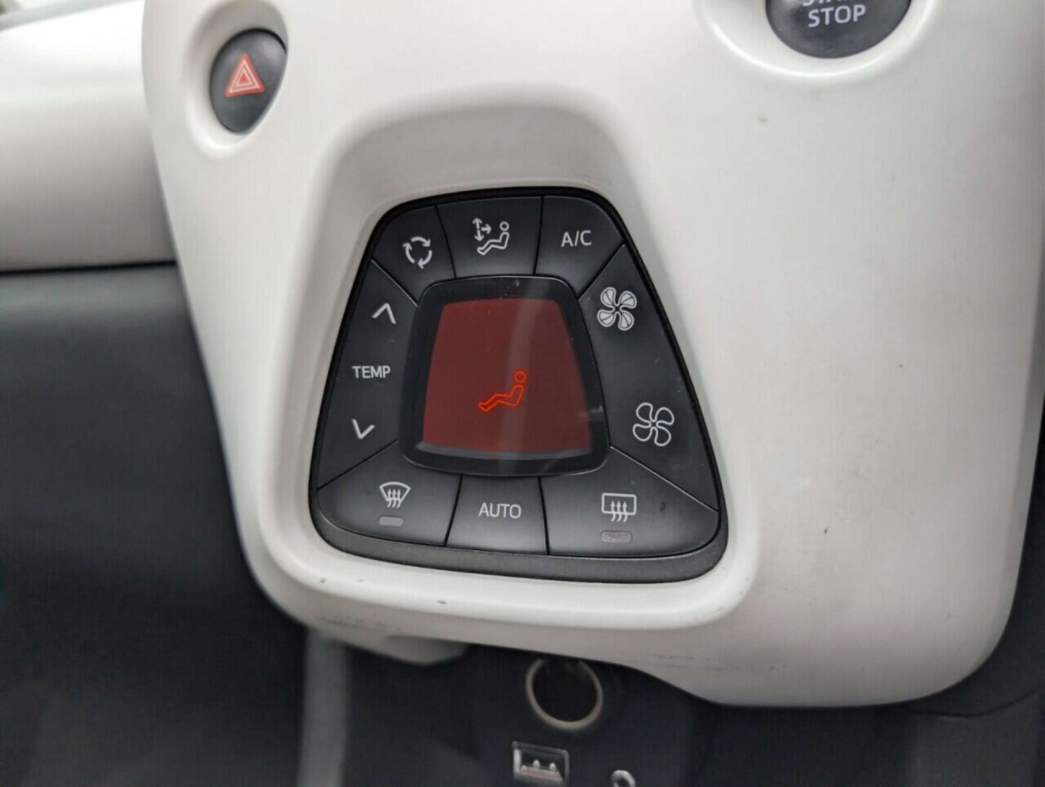 Used Peugeot 108 2018 for sale - 77713520: Photo 16