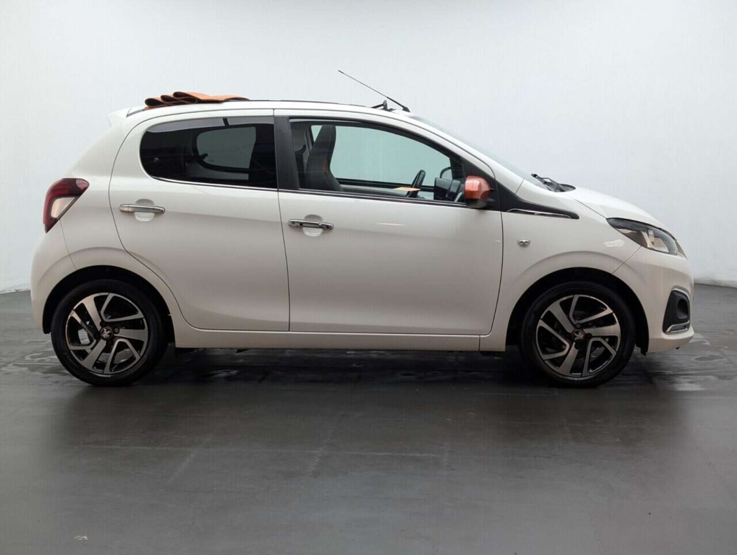Used Peugeot 108 2018 for sale - 77713520: Photo 9