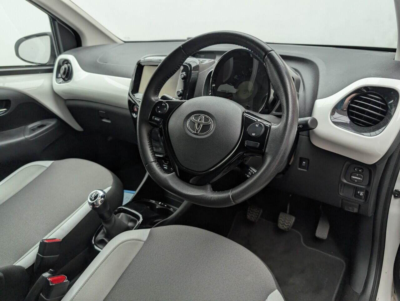 Used Toyota AYGO 2018 for sale - 76424338: Photo 11