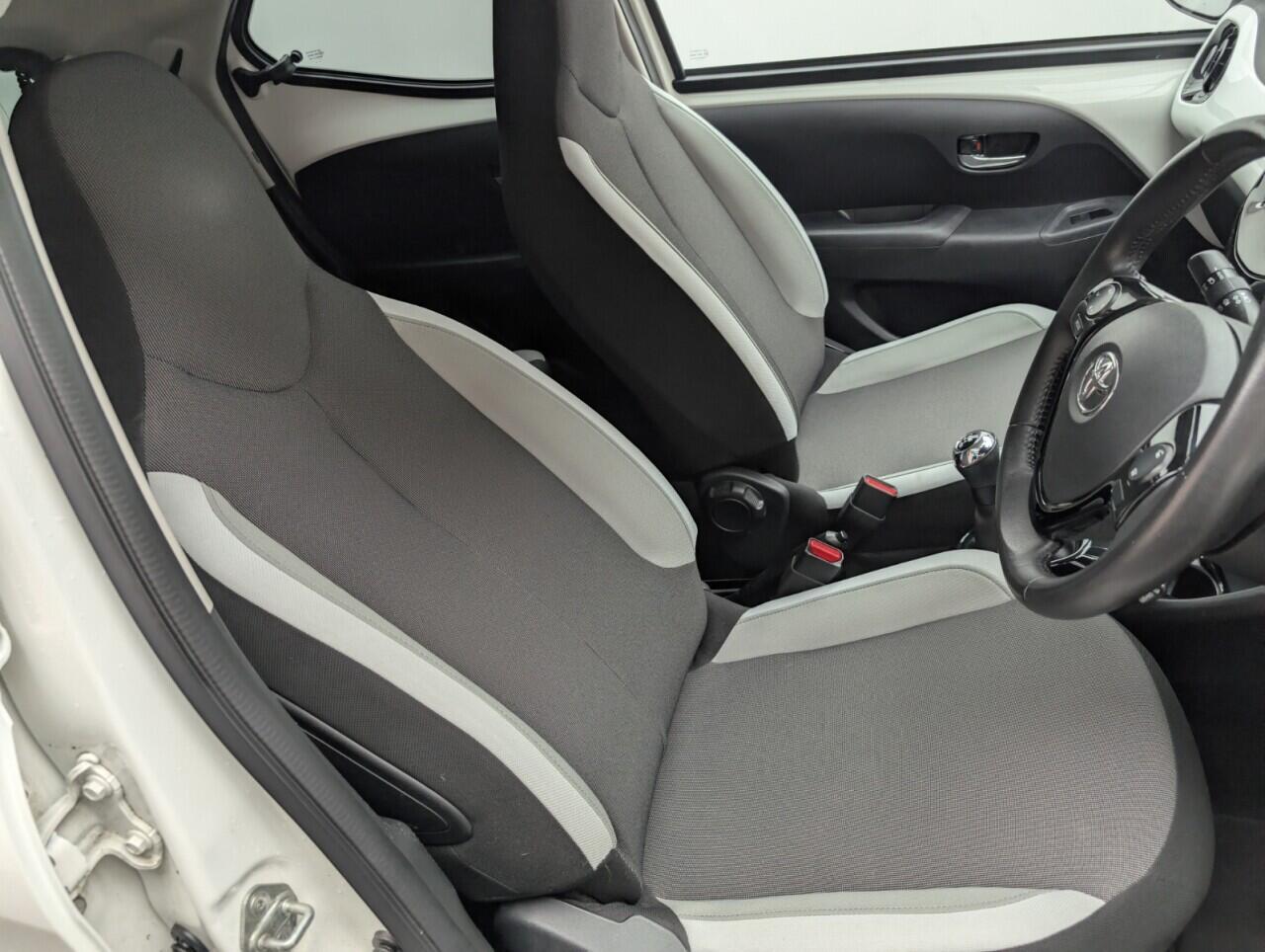 Used Toyota AYGO 2018 for sale - 76424338: Photo 12