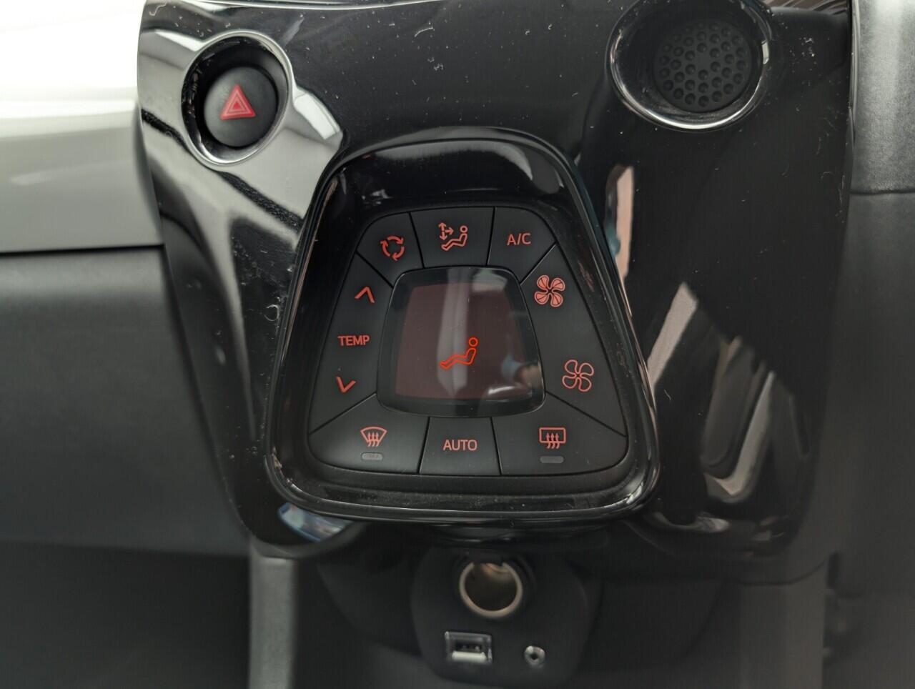 Used Toyota AYGO 2018 for sale - 76424338: Photo 16