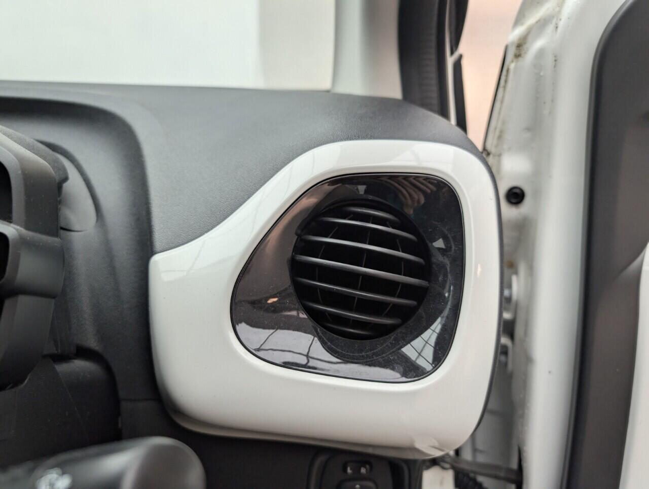 Used Toyota AYGO 2018 for sale - 76424338: Photo 21