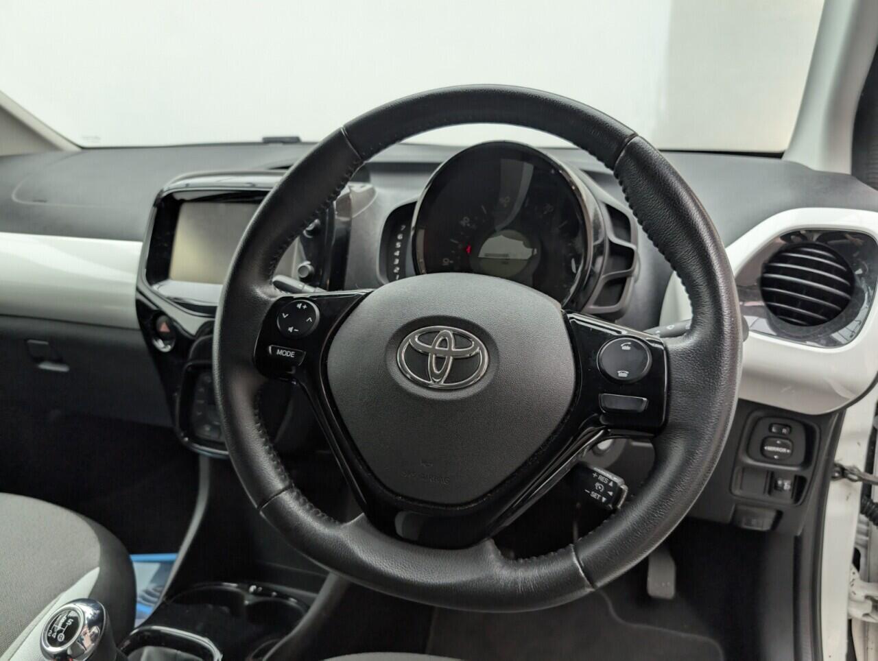 Used Toyota AYGO 2018 for sale - 76424338: Photo 23