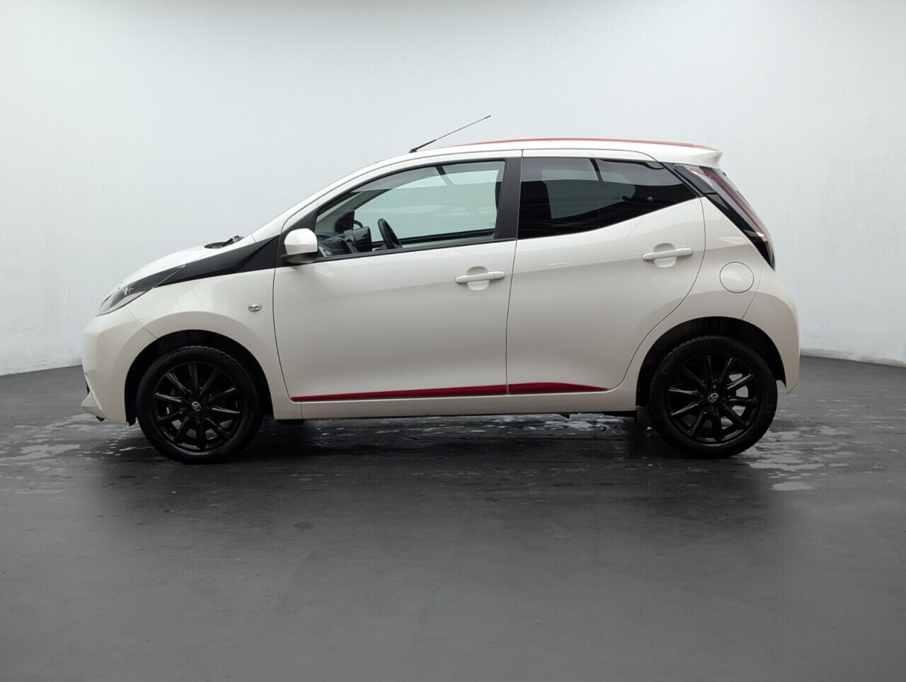 Used Toyota AYGO 2018 for sale - 76424338: Photo 5