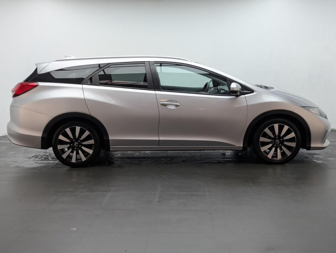 Used Honda Civic 2015 for sale - 76607593: Photo 9